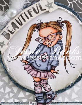 Mo's fabulous CLOSE UP